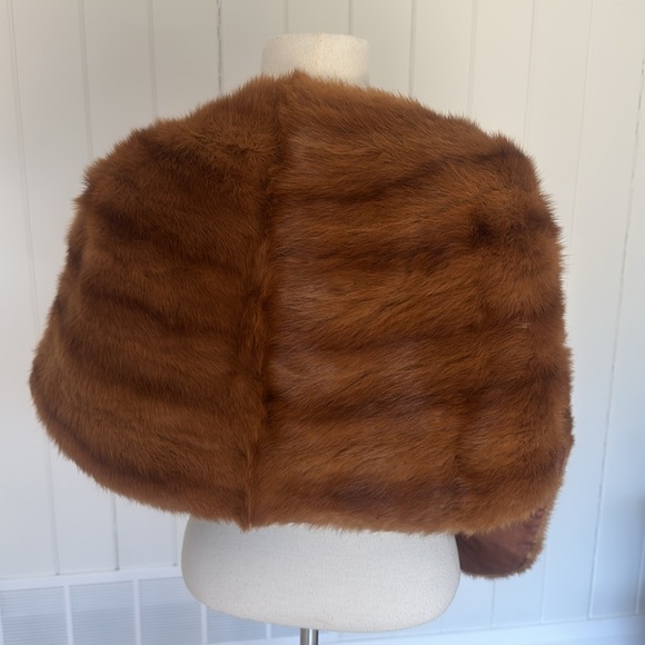 Vintage Genuine Mink Fur Stole Wrap with Pockets – Brown (One Size) - Picture 2 of 6